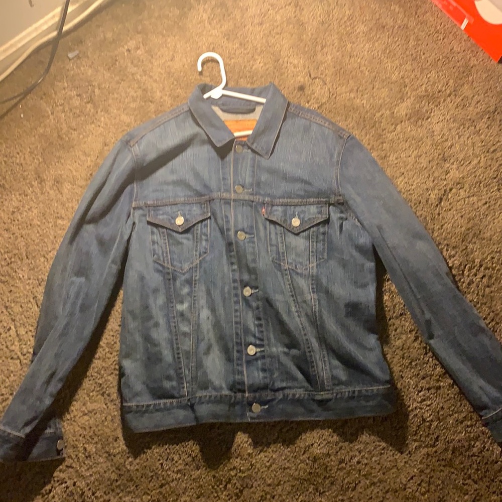 Levi Size Xl medium wash denim jacket